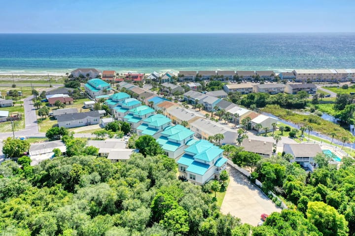 Tropical Paradise! 2 Mins To Beach, Pool/jacuzzi! - Florida