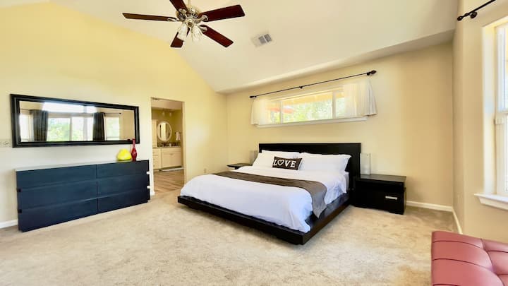 Master Bedroom
••12" Novaform Advanced Back Support Memory Foam Mattress, 
••2 convertible sofa bed, 
••6 drawer chest & big mirror. 
••New bedside lamp with charging station.(the picture of lamp is different)