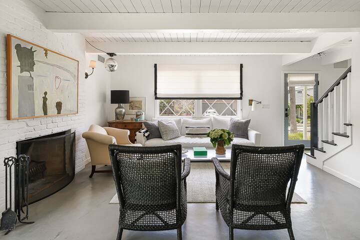 CHIC COTTAGE IN A+ LOCATION gallery image 3