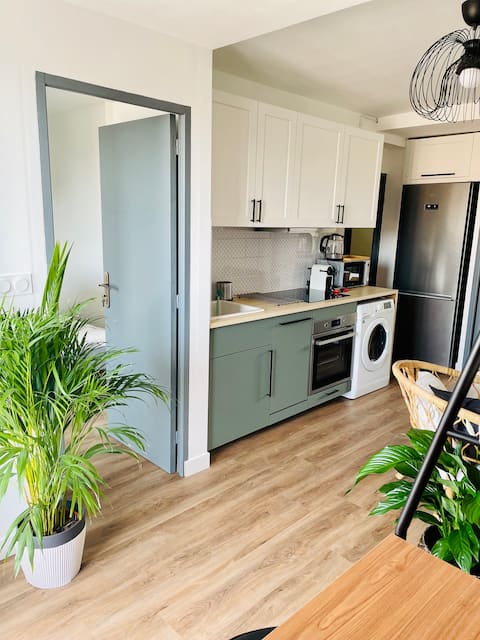 Beautiful renovated apartment 10 minutes from the center of Lyon