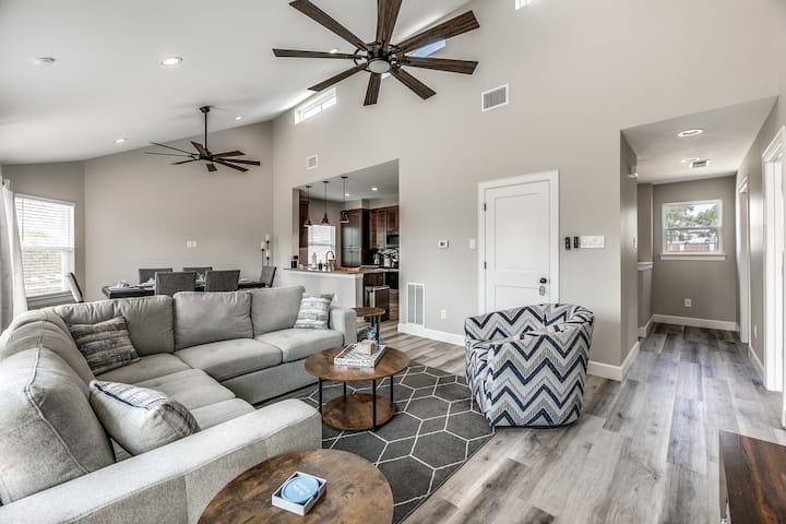 Summertime Hill Country Stay At Canyon Lake - Canyon Lake, TX