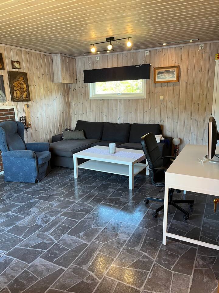 Cabin with parking in scenic surroundings