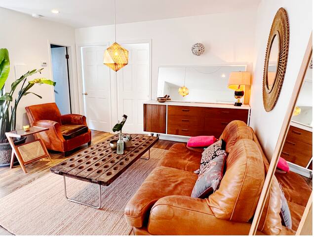 Two Bedroom in a townhouse with a patio in Nolita! gallery image 2