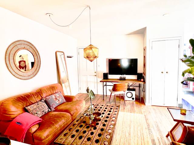 Two Bedroom in a townhouse with a patio in Nolita! gallery image 4