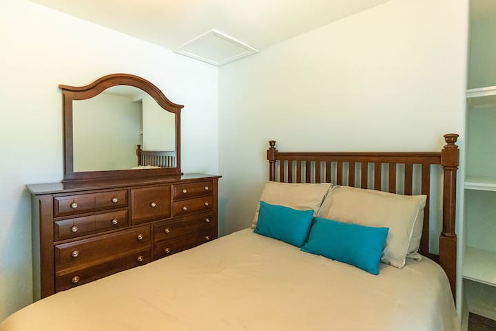 Guest Bedroom #2 with Smart TV