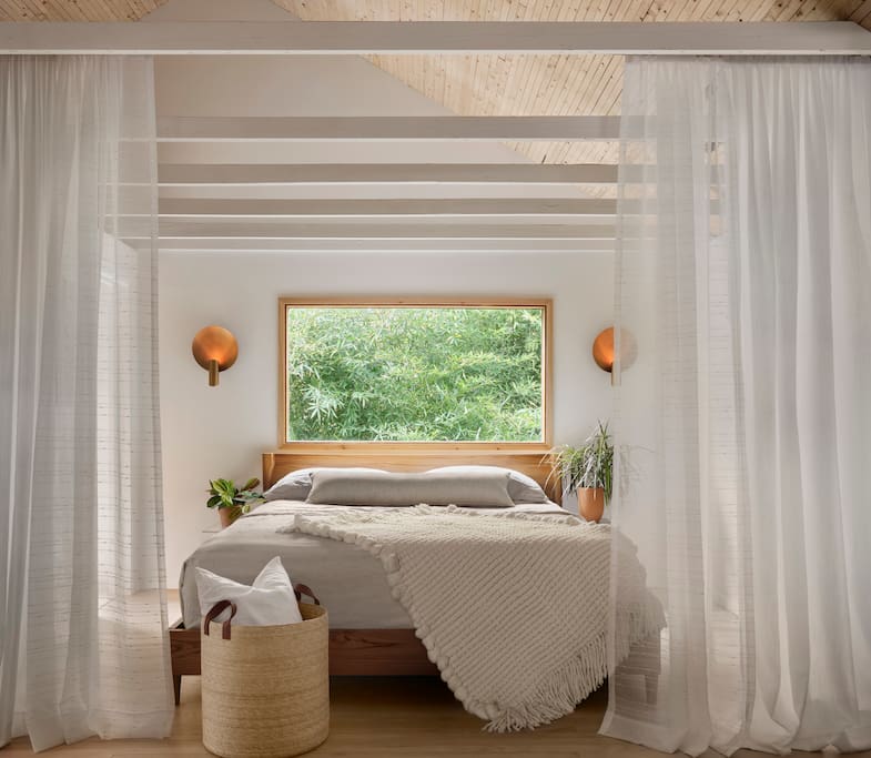 Airbnb Sage&Light | Kessler urban courtyard retreat