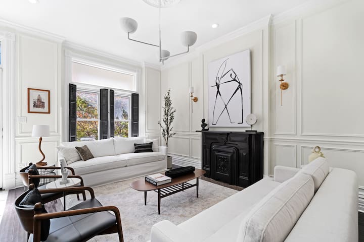 Upscale Home in Lincoln Park Minutes from Downtown