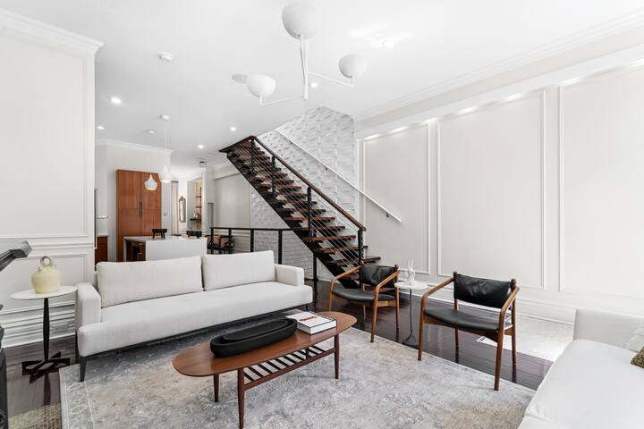 Upscale Home in Lincoln Park Minutes from Downtown gallery image 3