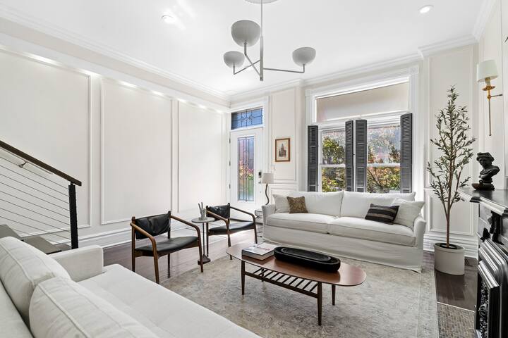 Upscale Home in Lincoln Park Minutes from Downtown gallery image 5