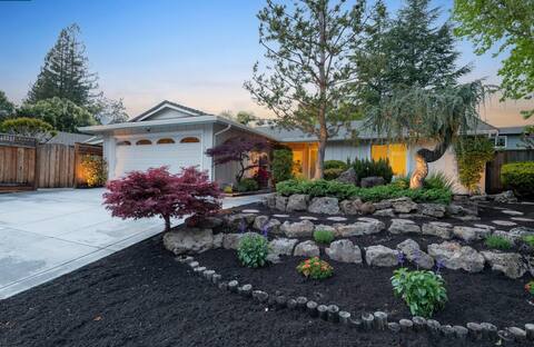 Cheerful 3 bedrooms/2bathrooms Single Family house