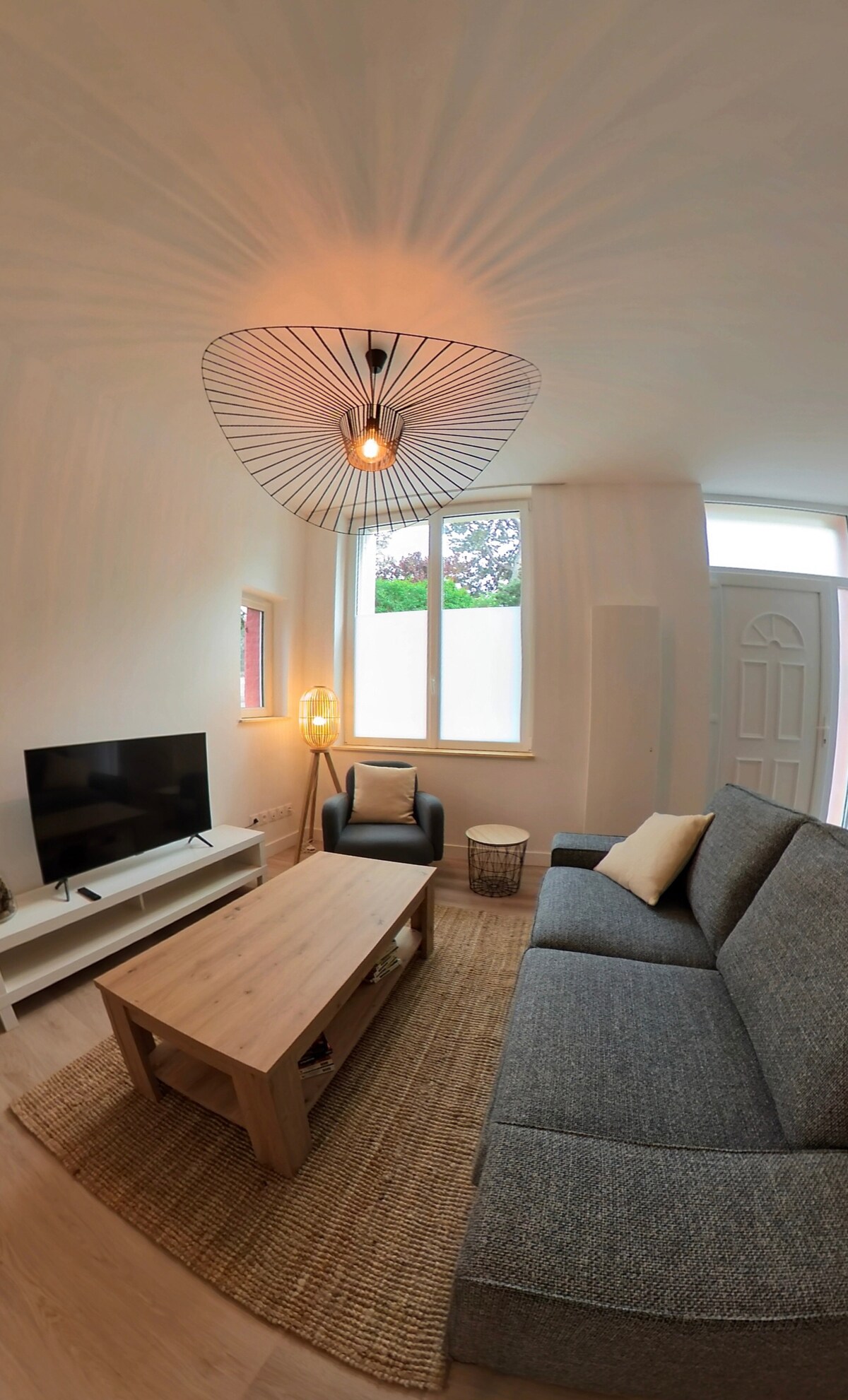 Successful Airbnb property: "L'Air de la Mer", 2 bedrooms, 50 m from the beach, parking in Houlgate