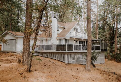 Villa Nosoni-by Lake Shasta caverns