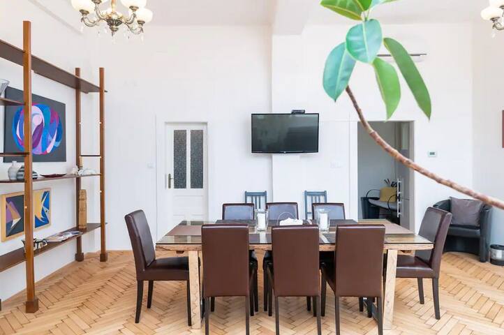 Stylish 4BDR apartment on Wenceslas Square gallery image 3
