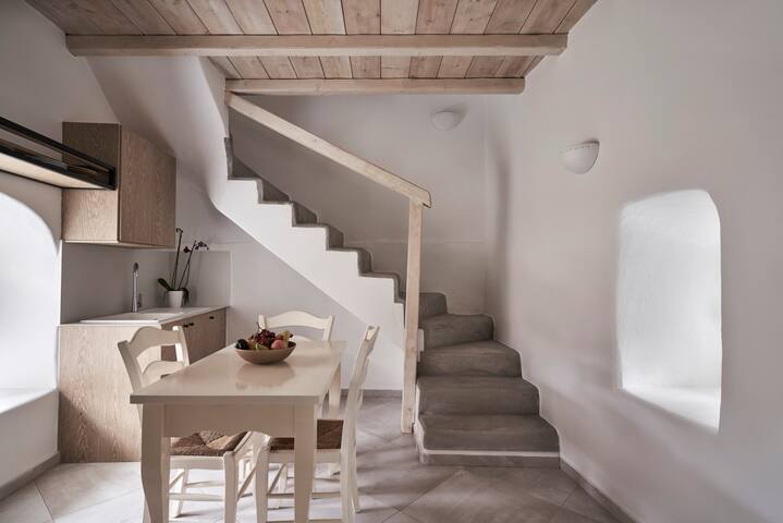 Three bedroom Villa with 2 unique swimming pools gallery image 3