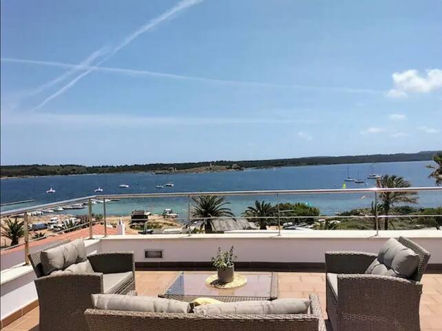 Villa con piscina, vistas mar y aire acondicionado