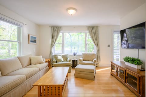 Top Airbnb: Weskeag Cottage - Clean & Bright, Arcade, Fire Pit in Midcoast Maine
