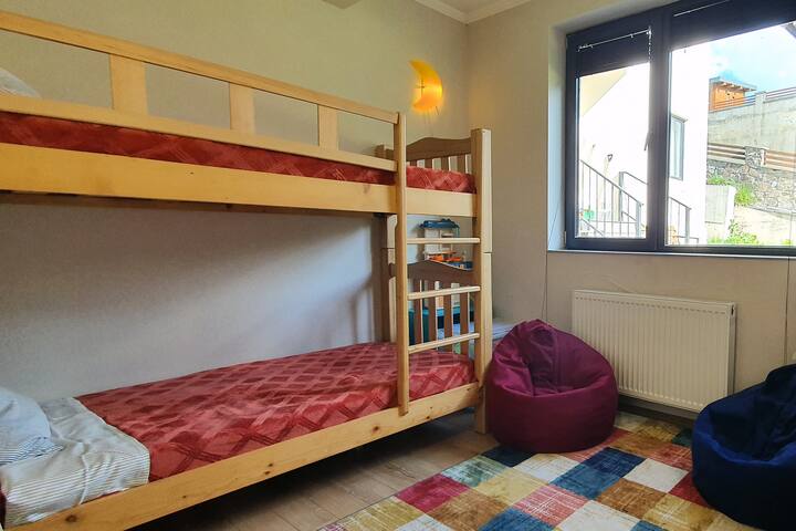Kids room with bunkbeds