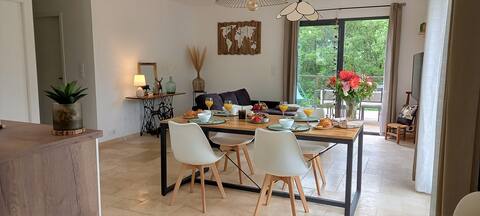 Charming house, countryside, close to Sarlat-2/4 p