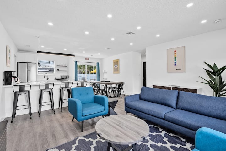 Modern Home 3bedrooms With Pool, 18 Mins To Ocean - Pembroke Pines, FL