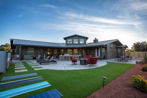 Luxury 5-bedroom Sedona Oasis! **POOL**HOT TUB**