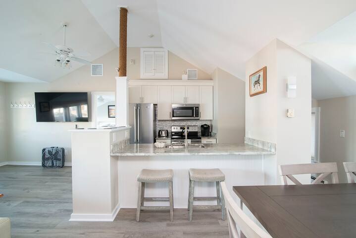 Experience Coastal Luxury at The Carousel Suite gallery image 4