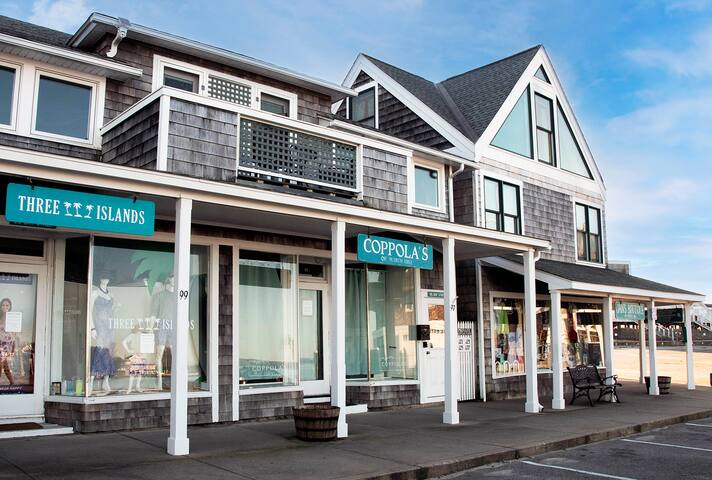 Experience Coastal Luxury at The Carousel Suite gallery image 2