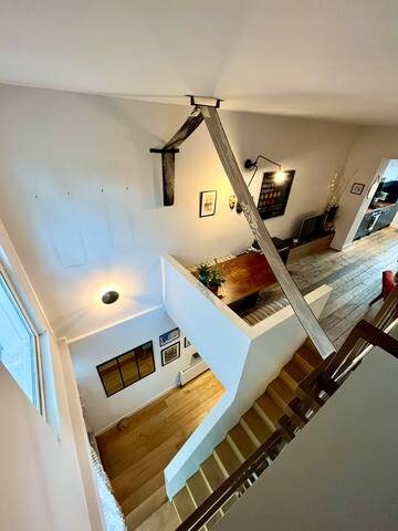 Beautiful townhouse with roof terrace & garden gallery image 3