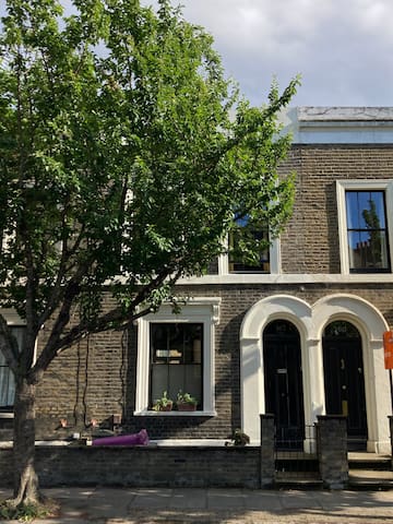 Charming period Victorian townhouse, Victoria Park