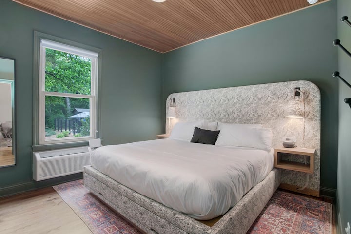 Брачен кревет (широк 180 - 200 см) со душек „Каспер“ 