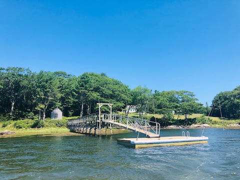 Stunning Nature Escape, 50 acres, 2 rivers & Pool!