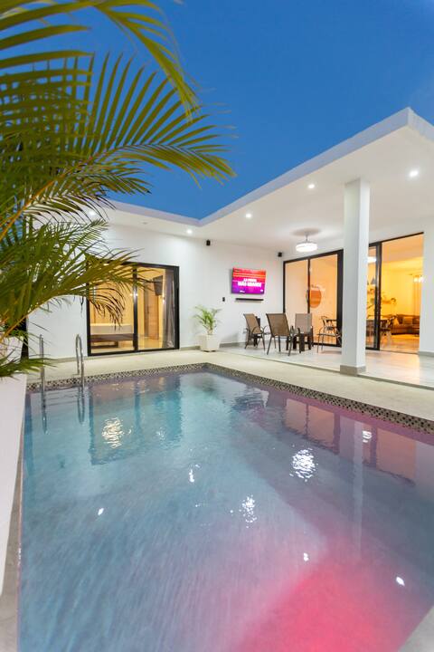 Sunview Villa - Private Pool & Hot Jacuzzi