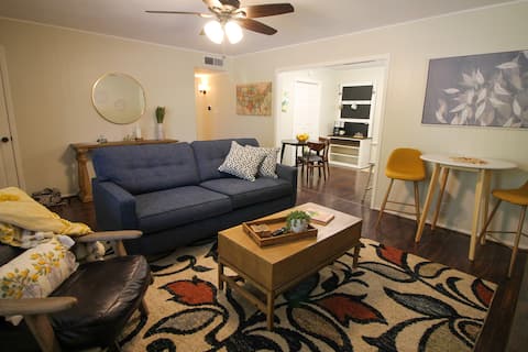 Popular Airbnb listing: Lemon Drop - A refreshing stop in Southwest Texas