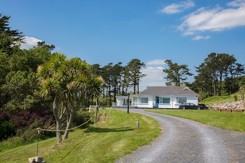 Riverbend 4 Bunmahon. A beach Copper Coast Retreat