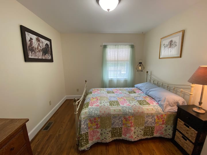 ოთახი 2:სრული ზომის საძინებელი