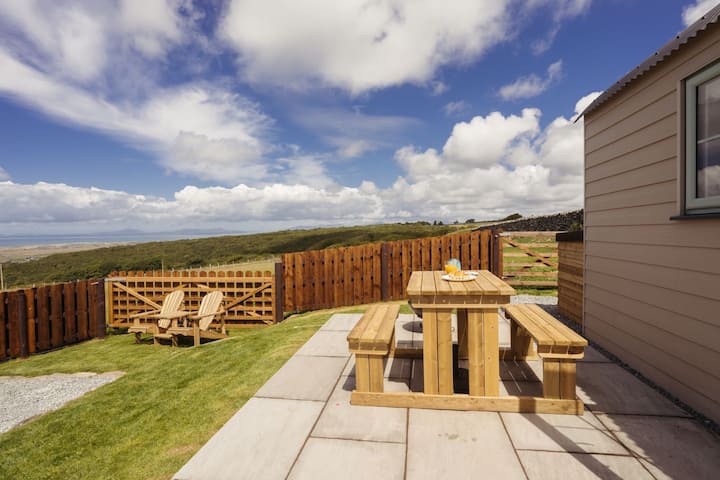 Gwenlli Shepherds Hut photo 3