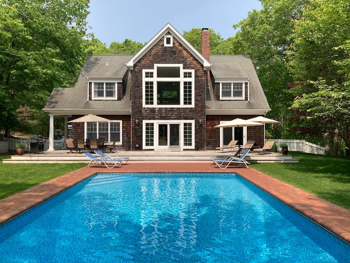 East Hampton- Beautiful 4 Bedroom Home, Large Heated Pool, Private Backyard - The Hamptons, NY