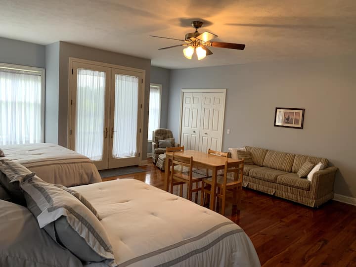 10 Best Airbnb Vacation Rentals In Olivet, Michigan Trip101