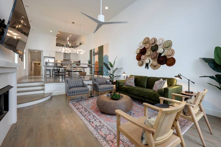 Stunning West End Home – Walkable Area