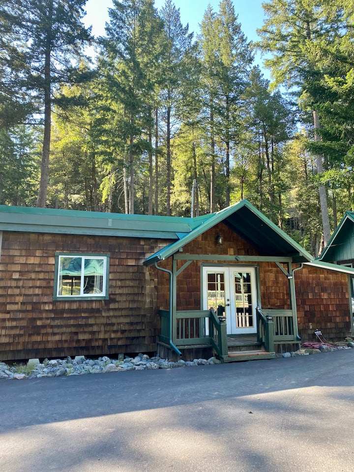 Remote Riverfront 2 Bdrm Cabin w/Kitchen &Laundry Cabins for Rent in
