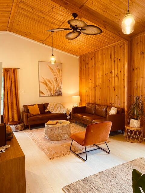 Amongst the Stars: Cosy 2-Bedroom Cottage