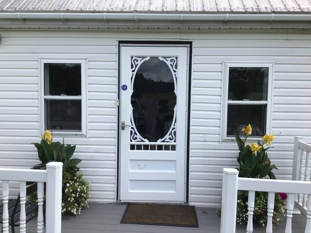 Century old Farm House with a little modern charm. gallery image 4