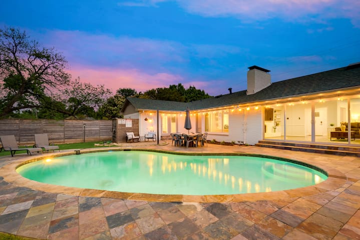 Luxury 4 Bedroom Villa with Pool