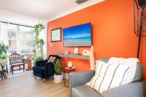 Charming 2/1 Condo on a Lake in Winter Park