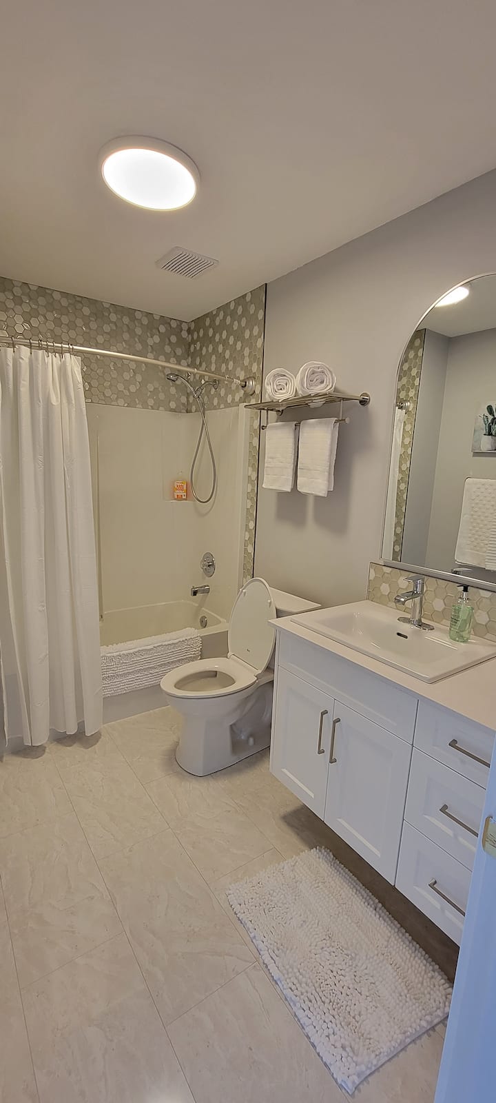 Views Await!! King suite, modern and spotless!