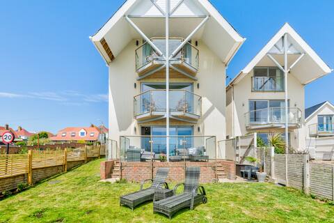 Cliff Top Heights-Beach front house near Brighton