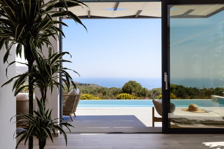 Villa Empire Ultimate Luxury villa – heated pool gallery image 2