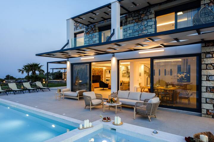 Villa Empire Ultimate Luxury villa – heated pool gallery image 4