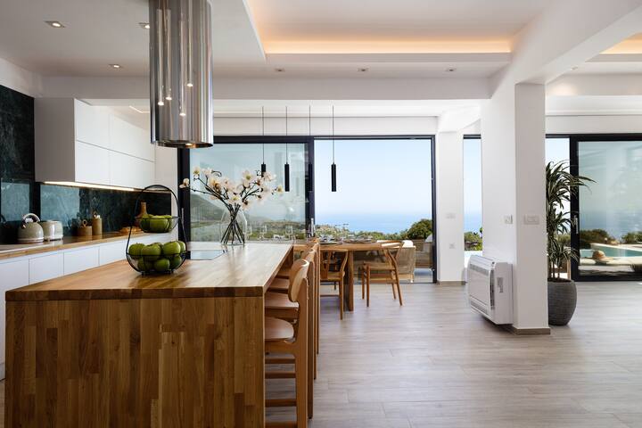 Villa Empire Ultimate Luxury villa – heated pool gallery image 3