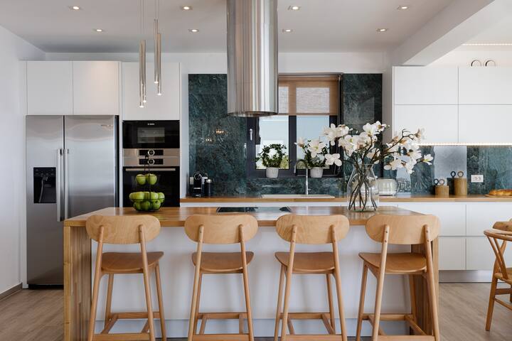 Villa Empire Ultimate Luxury villa – heated pool gallery image 5