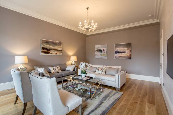 Exclusive 2 Bed w/ Free Private Parking, West End gallery image 3